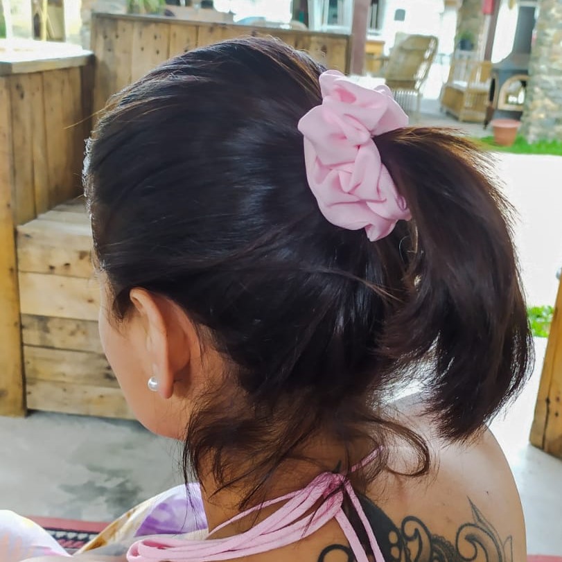 Oficina Criativa - xuxinha scrunchie personalizada brinde personalizado dia da mulher
