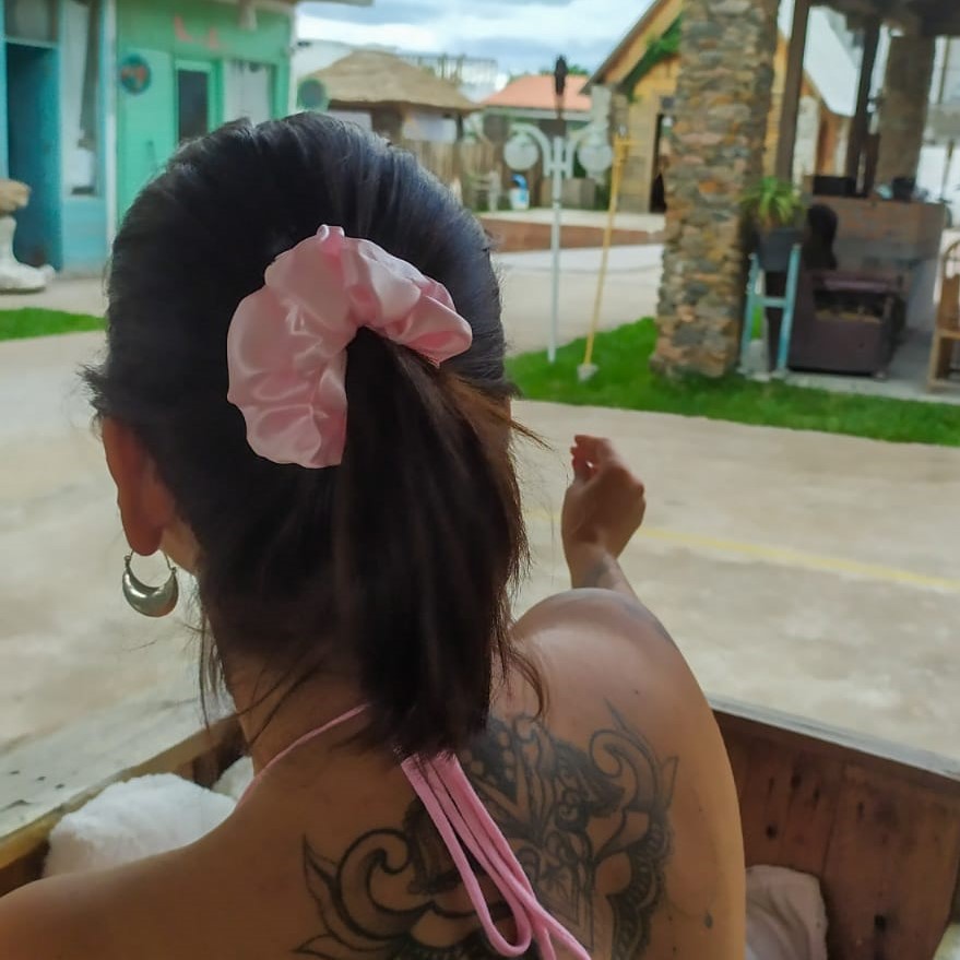 Oficina Criativa - xuxinha scrunchie personalizada brinde personalizado dia da mulher