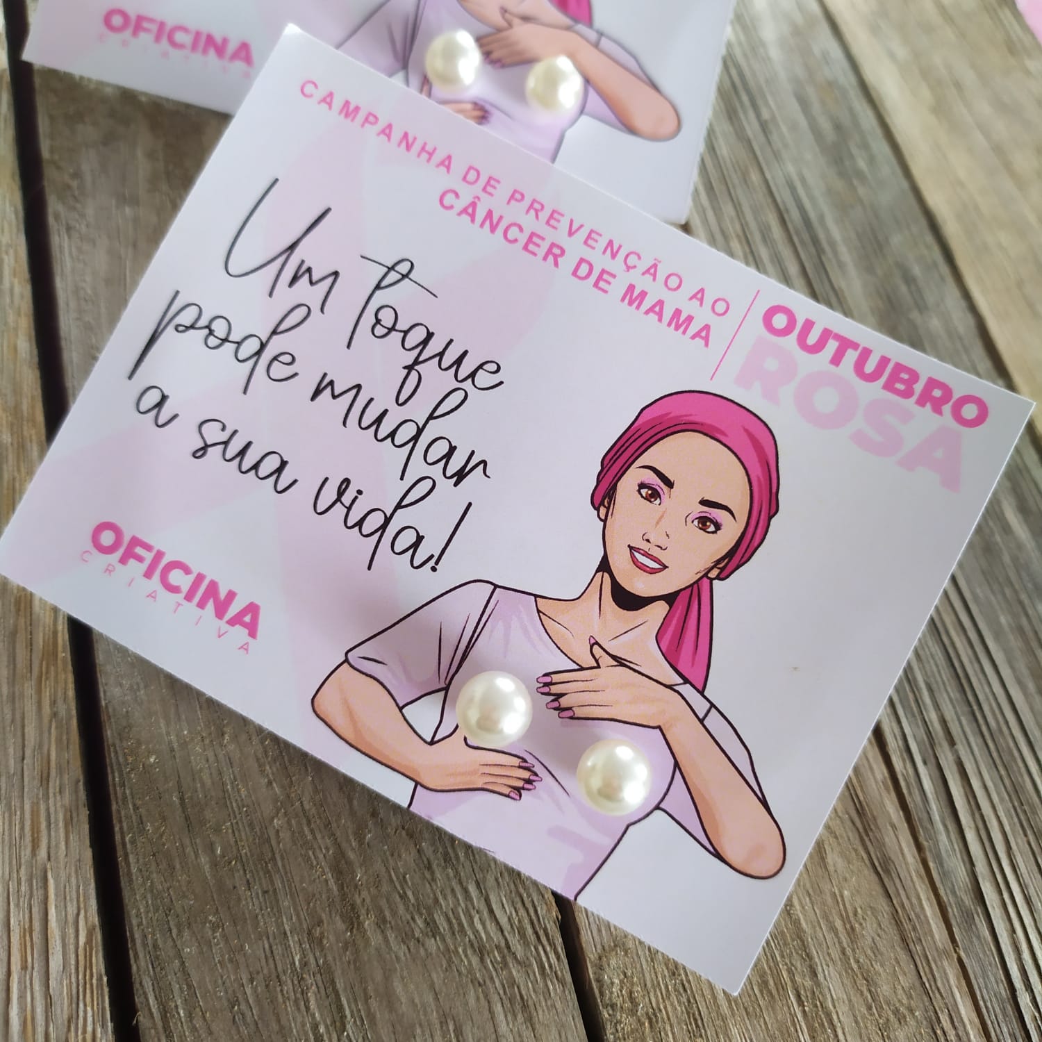 Oficina Criativa brinde brinco presente outubro rosa