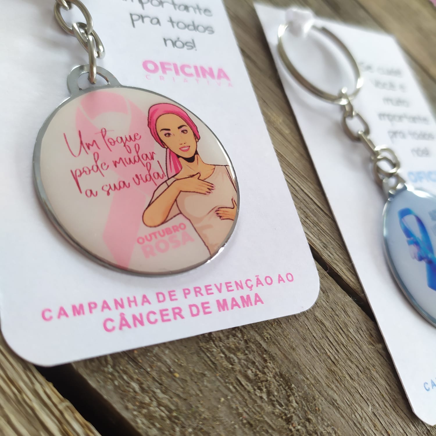 Oficina Criativa brinde presente chaveiro outubro rosa